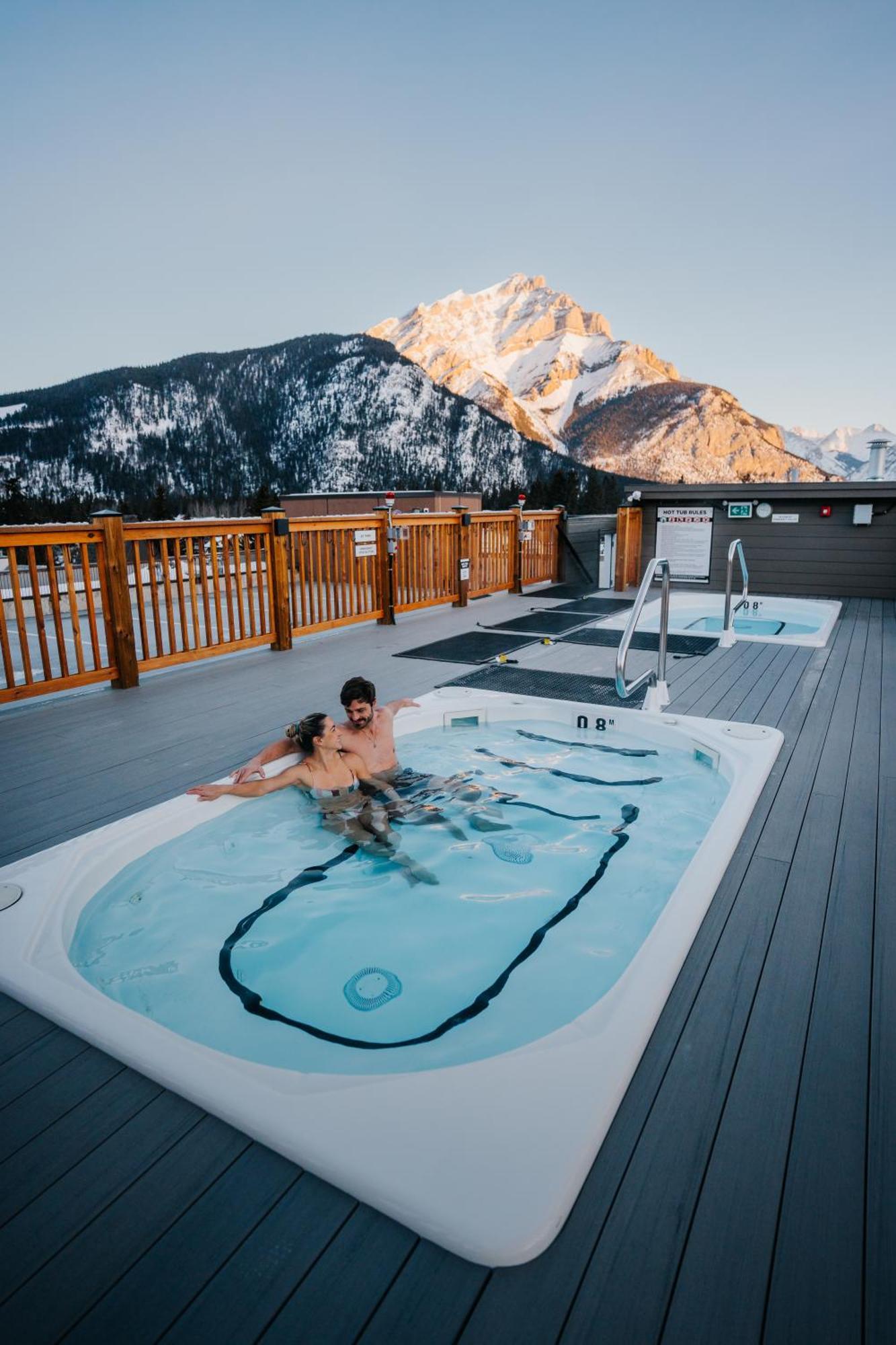 Basecamp Suites Banff Exterior photo